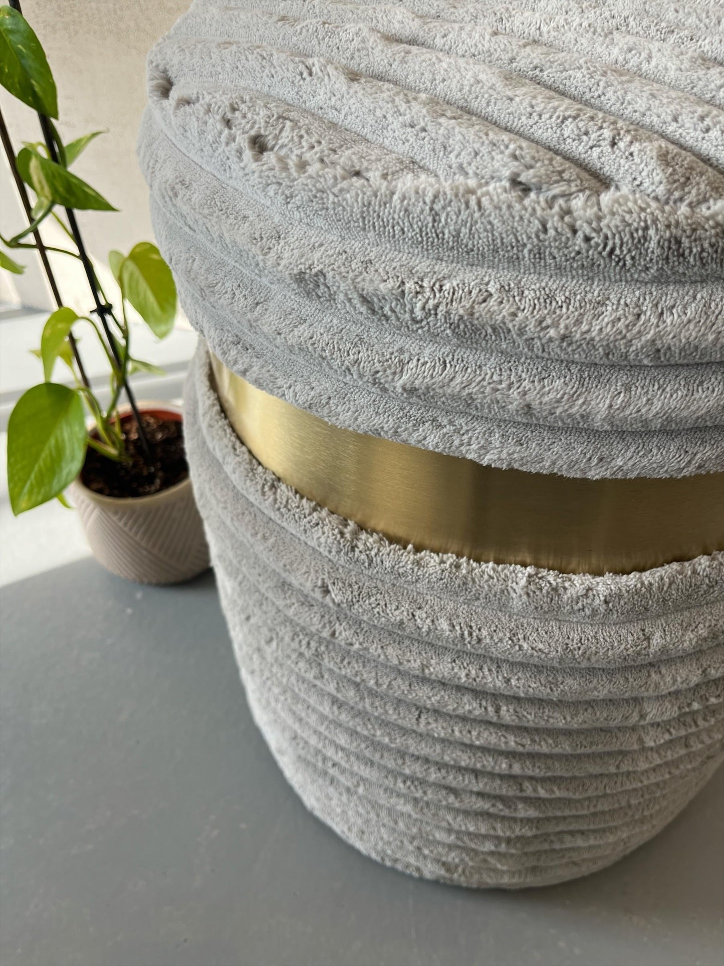 Minimalist Modern Luxury Otooman Pouf