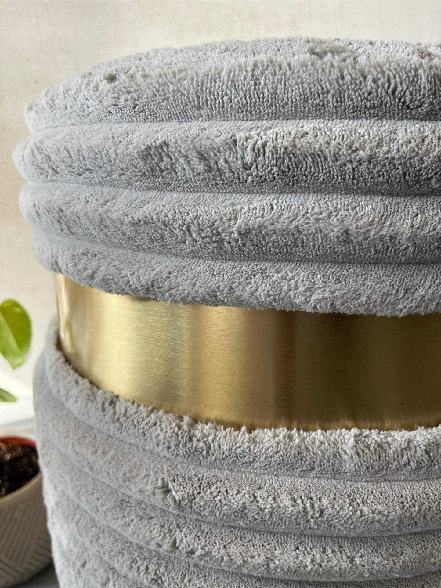 Minimalist Modern Luxury Otooman Pouf